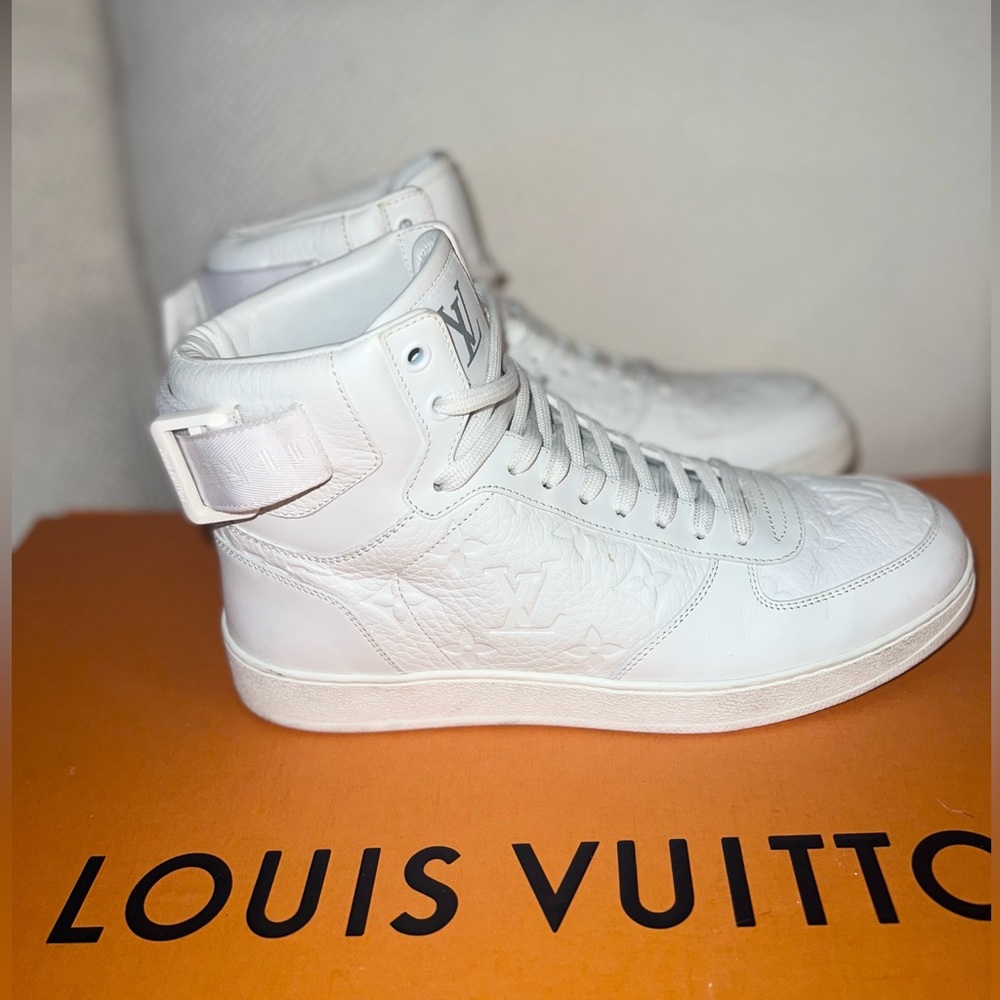 LOUIS VUITTON RIVOLI LEATHER HIGH TRAINERS